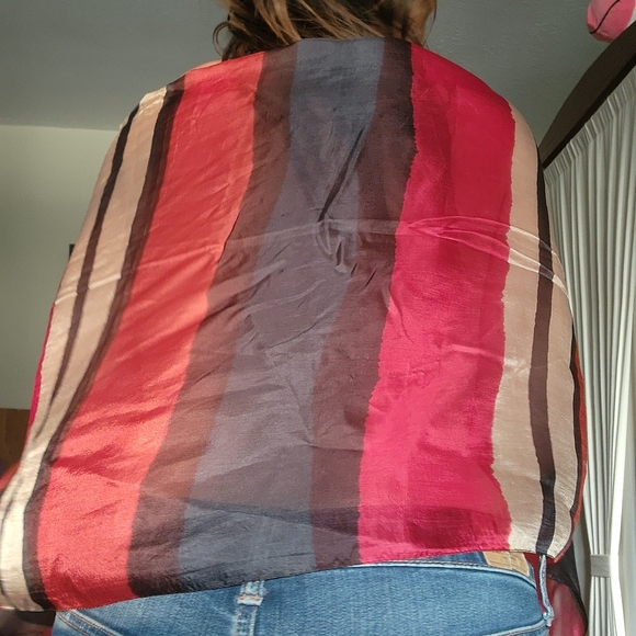 100% silk scarf/wrap - Picture 6 of 7